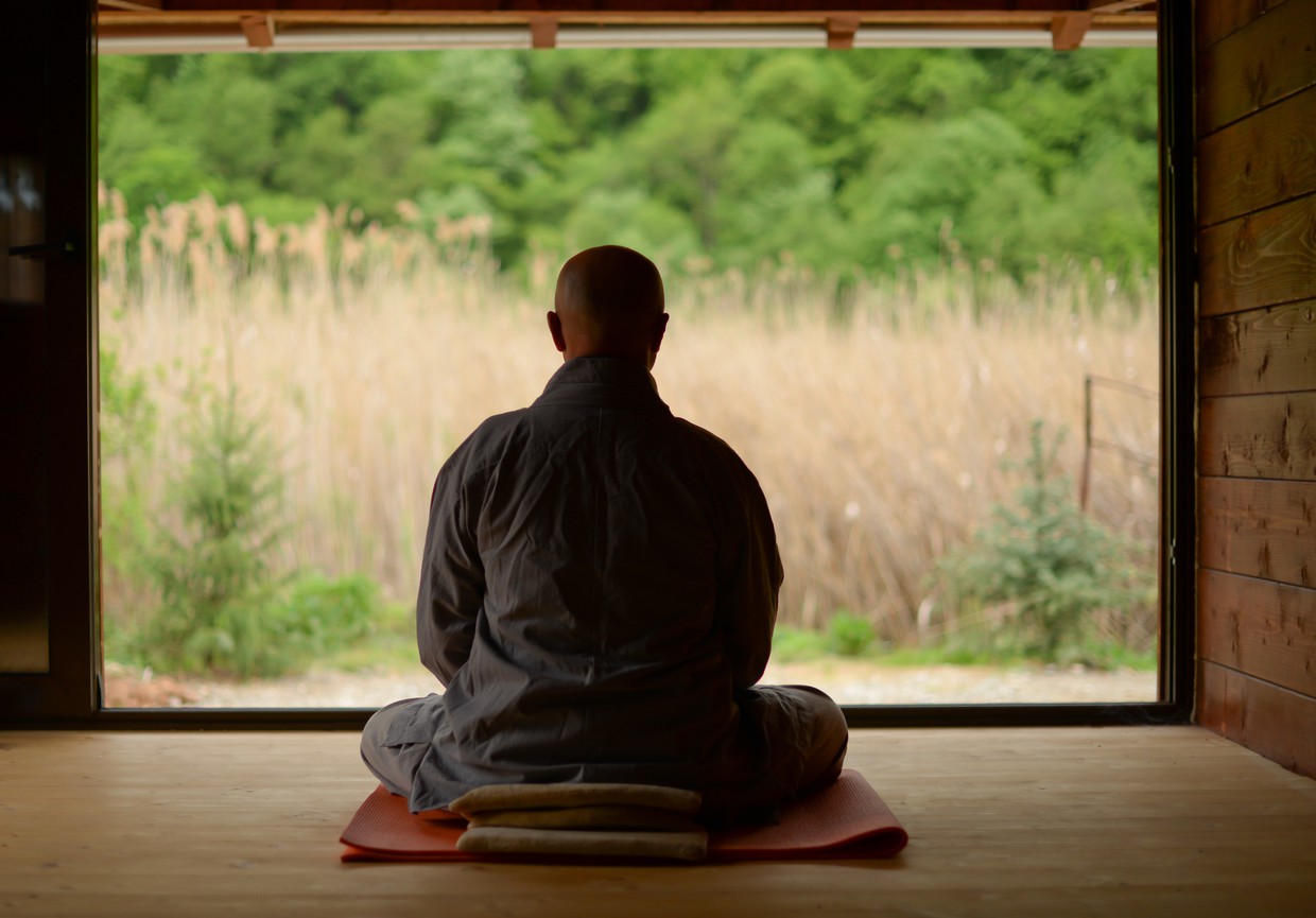 Train Your Right Brain Method 3: Try Mindfulness